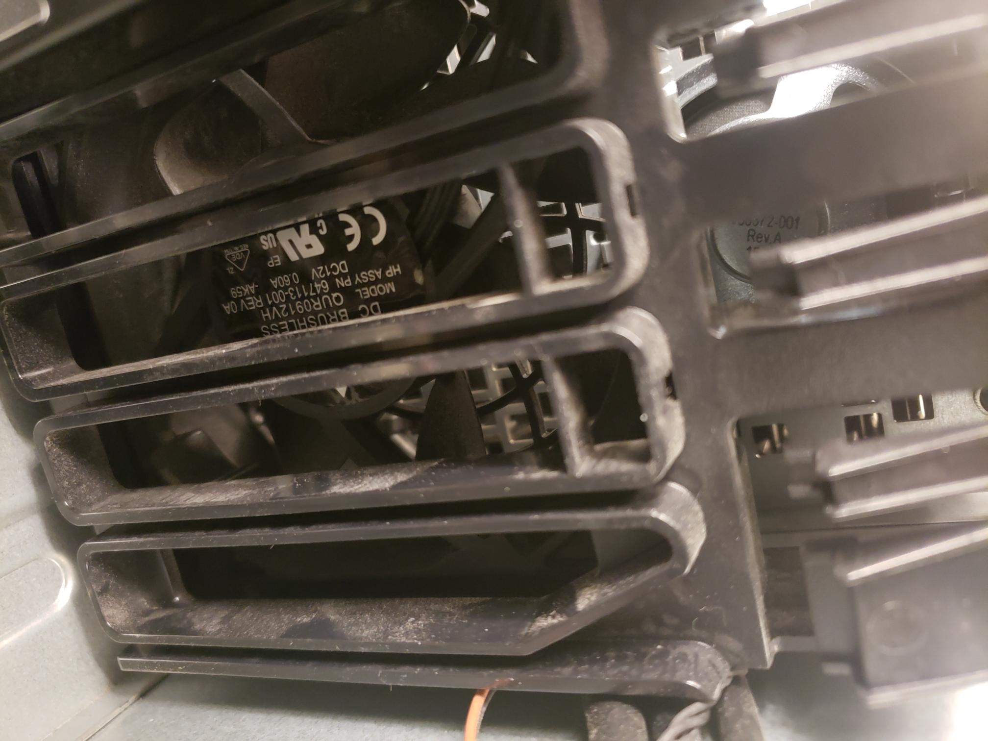 Close up of 6-pin connector "storage" socket